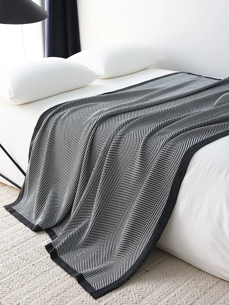 Nordic Black and White Blanket