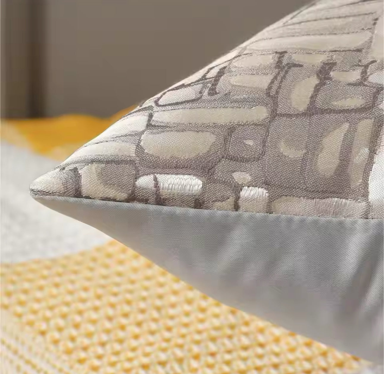 Vida Cushion Cover