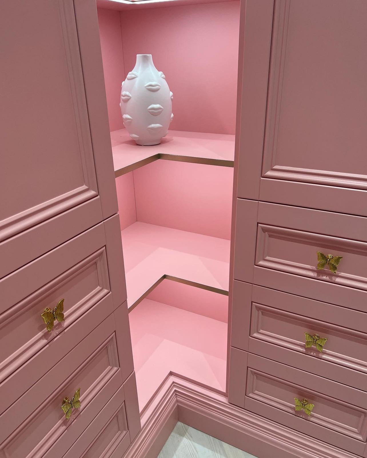 "Mwah" Vase