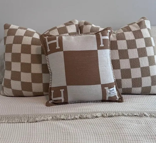 Luxury H Wool Cushion Cover