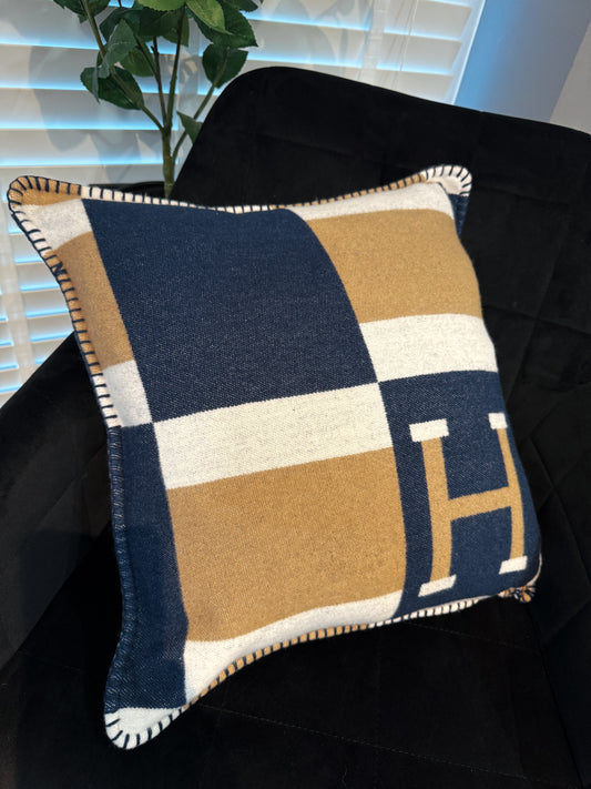 Luxury Wool H Cushion