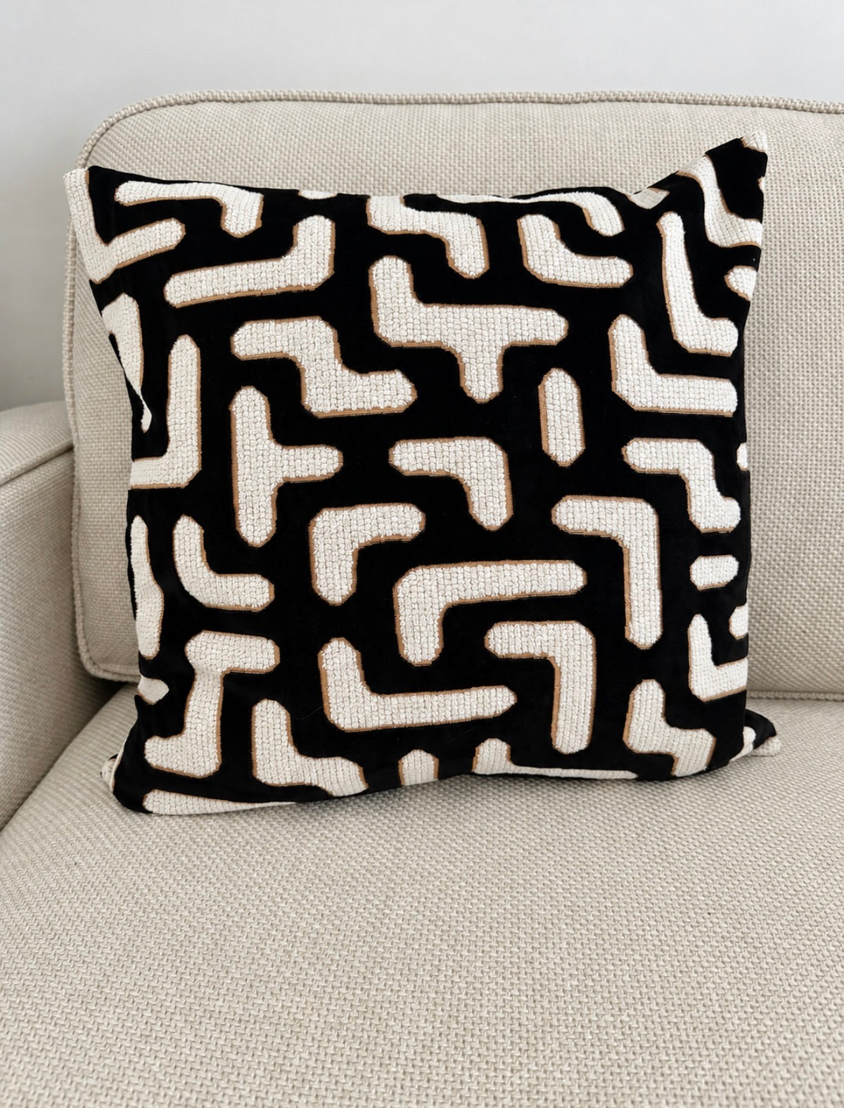 Black and White GiGi Cushion Cover