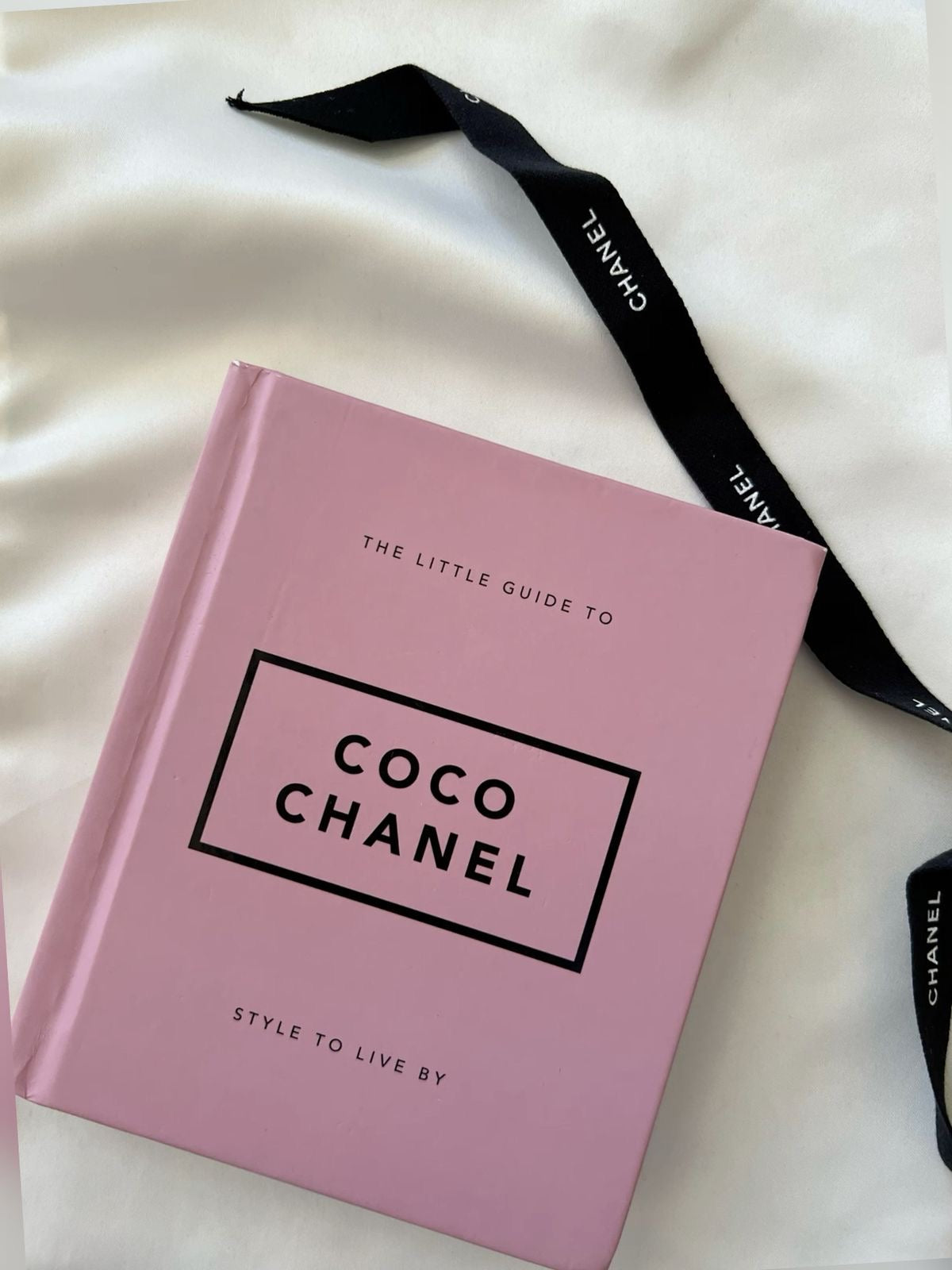 The little guide to Coco Chanel Coffee Table Book