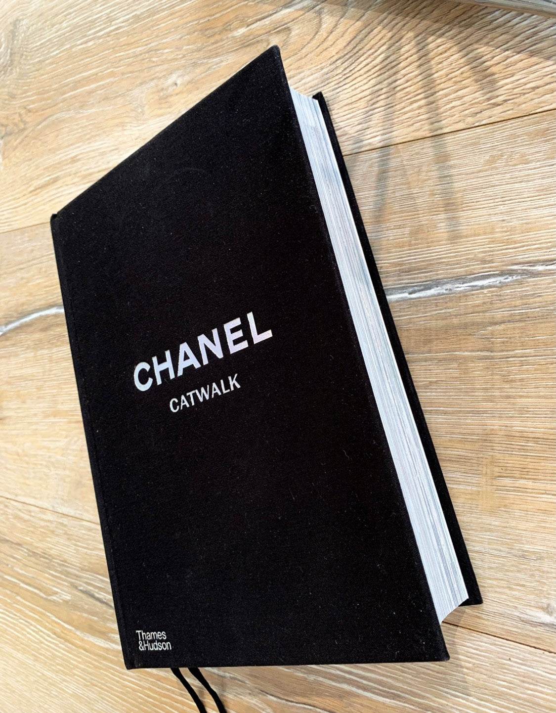 Chanel Catwalk: The Complete Collections – JAK Avenue